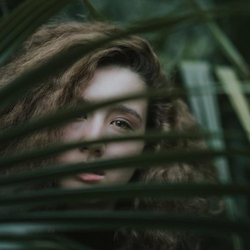 sarah-at-raleigh-little-theatre-rose-garden-MCTAC2S